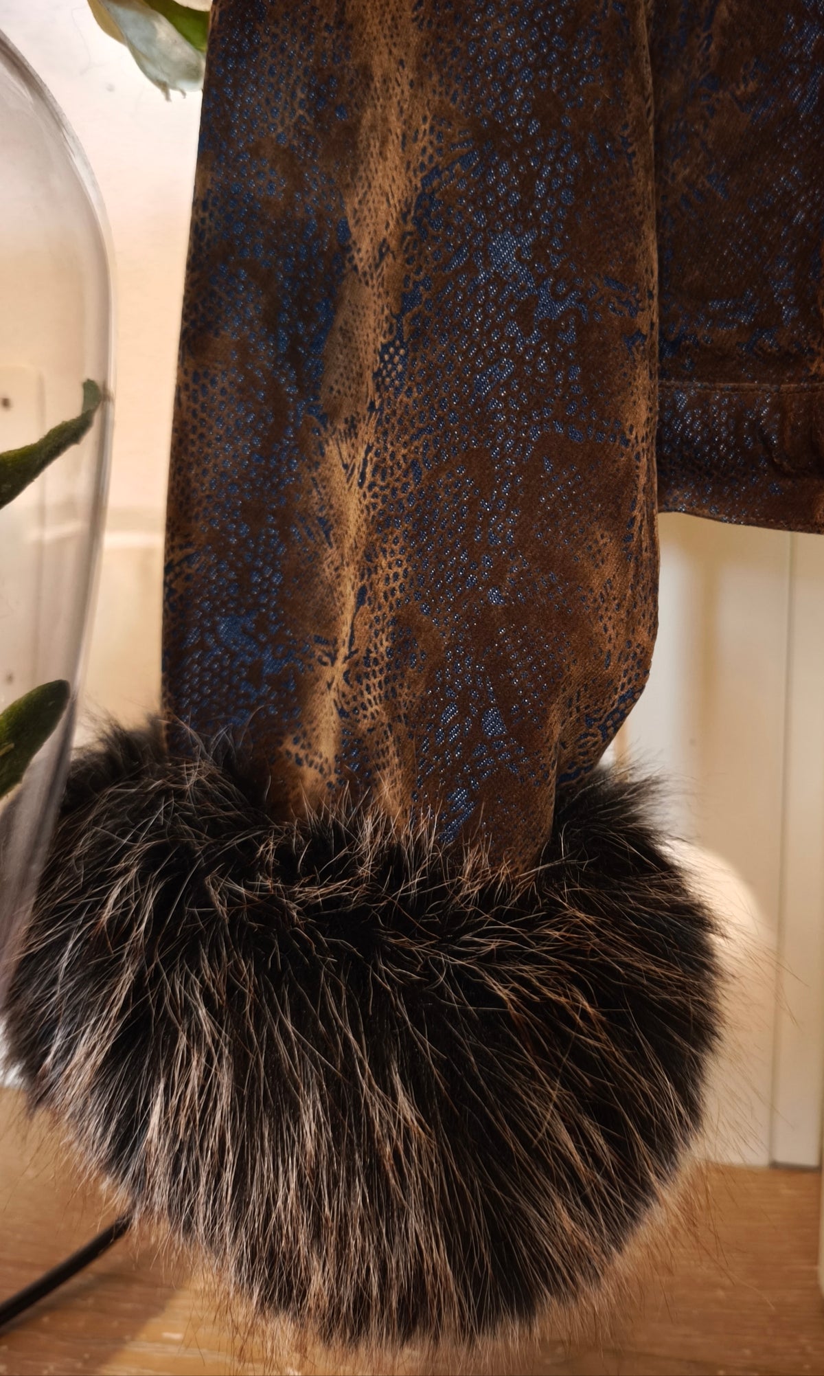 Giacca Trucker Cropped Effetto Pitone con Collo e Polsini in Eco-Fur